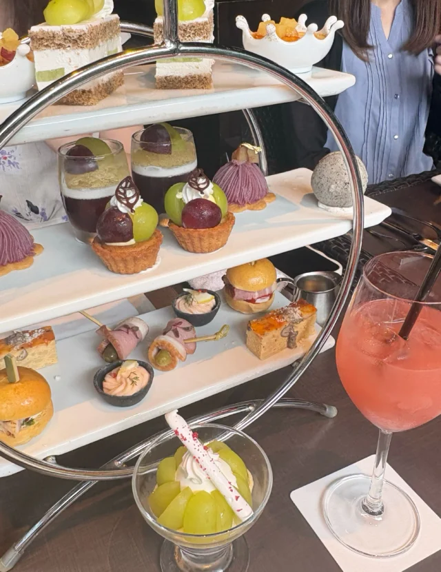 誕生日イベントで、ハービスエントプラザにある「XEX WEST」へアフタヌーンティーに行きました☕️
マスカットとお芋を使ったデザートなどがあり、どの順番で食べるかとても迷いました🧐💭

#株式会社マリアス
#不動産投資
#賃貸管理
#沖縄リゾートリゾート開発
#沖縄別荘leceb