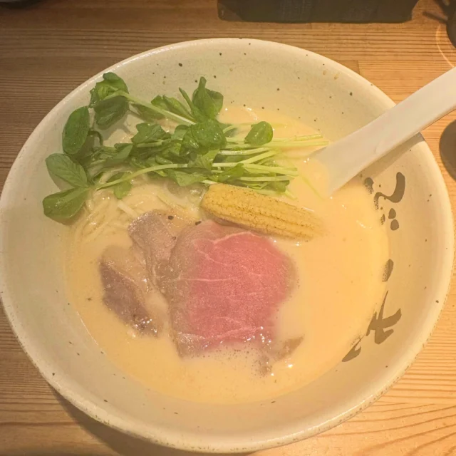 最近のランチをご紹介します🍽️
京阪本線北浜駅から徒歩5分の「ぶっこ志」さんへ行きました‼︎
牛骨スープに特化したお店で、もちもちとした平麺が合うラーメンです🍜
トッピングのレアチャーシューとヤングコーンが特徴的で美味しかったです😋

#株式会社マリアス
#不動産投資
#賃貸管理
#沖縄リゾートリゾート開発
#沖縄別荘leceb